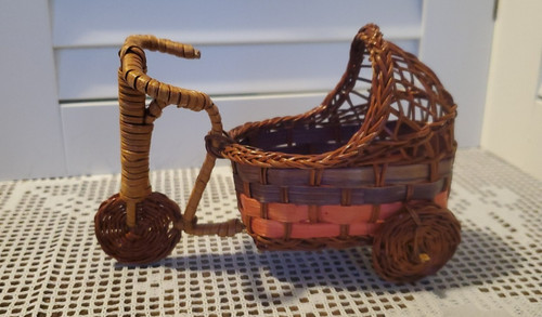 Vtg wicker tricycle - tricycle, basket